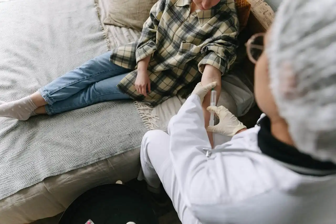 a female under medical supervision at Luxury Rehab