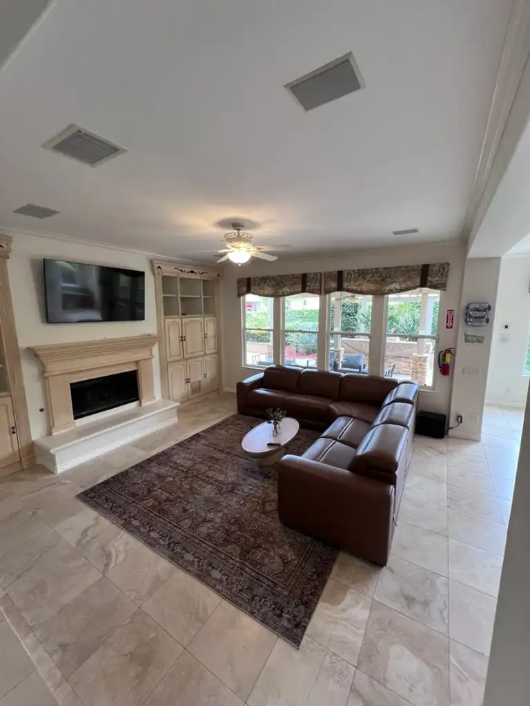 West Coast Detox Cleveland House Living Room