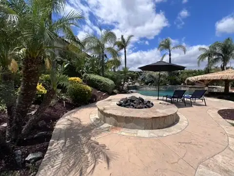 West Coast Detox Cleveland House pool and patio area