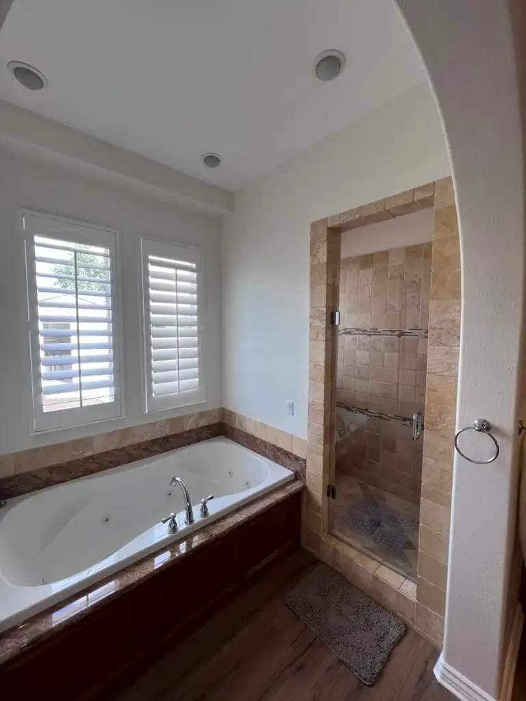 West Coast Detox Cleveland House Bathtub