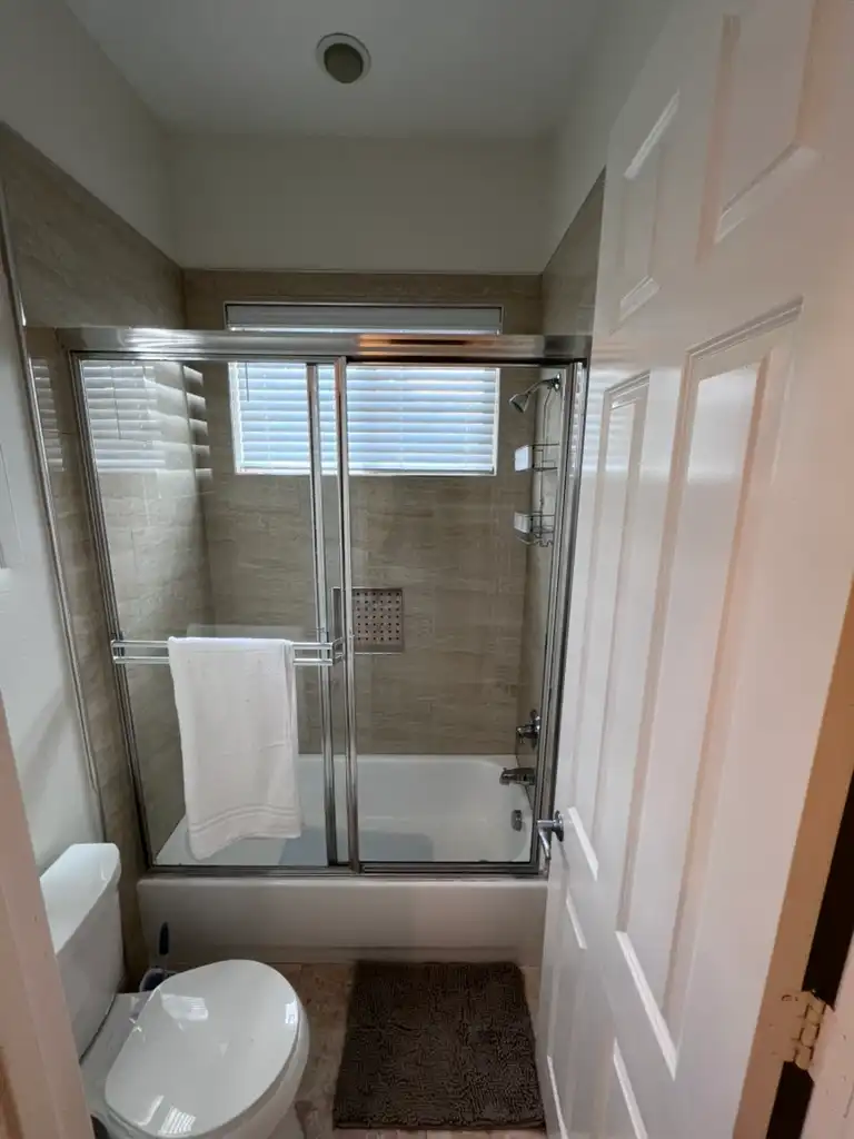 West Coast Detox Cleveland House bathroom