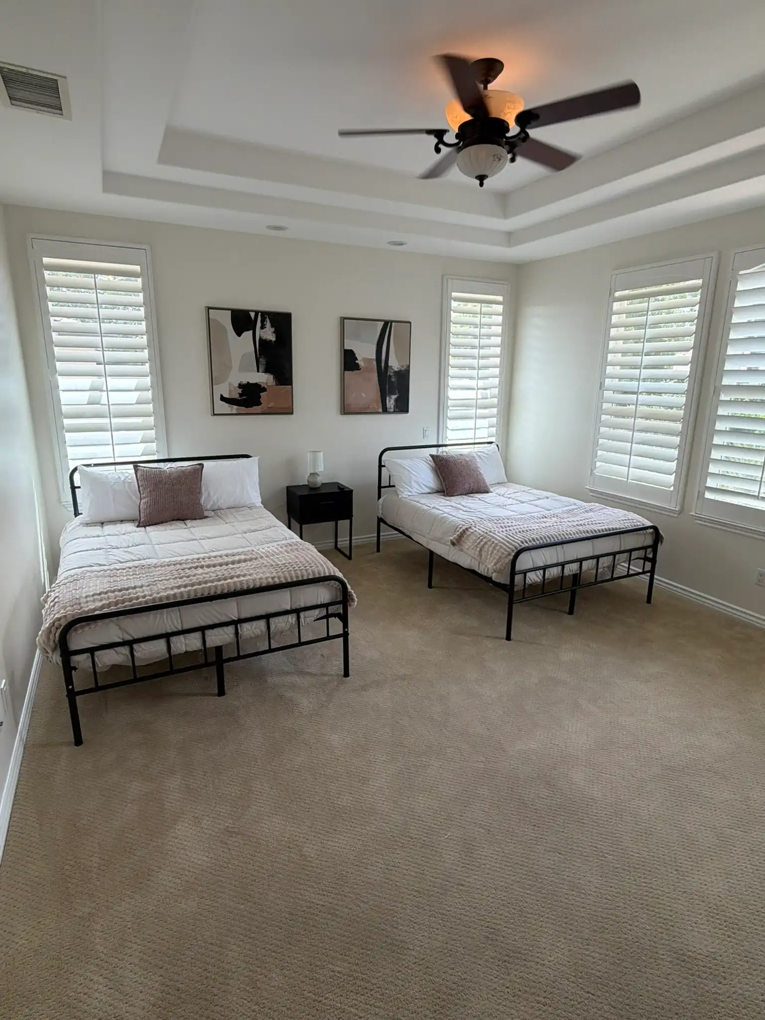 West Coast Detox Cleveland House two queen beds